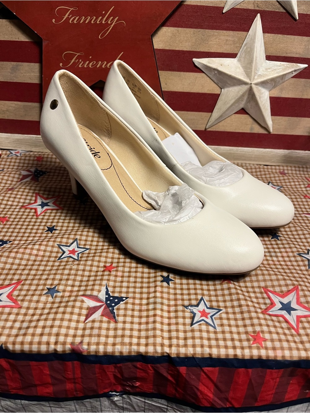 Lifestride White Rounded Toe Mid Heel Pumps